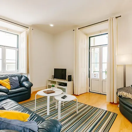 Balcony & Dream View 3br Historic District By Rent4rest *