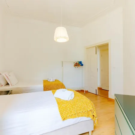 Balcony & Dream View 3br Historic District By Rent4rest *