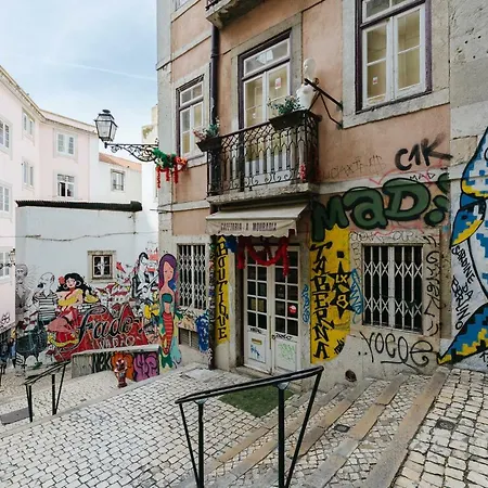 Balcony & Dream View 3br Historic District By Rent4rest * Lisboa